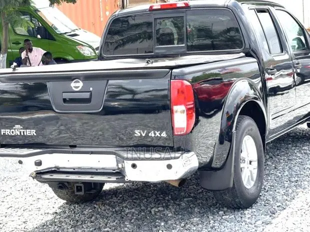 Nissan Frontier 2016 Black · Photo 1