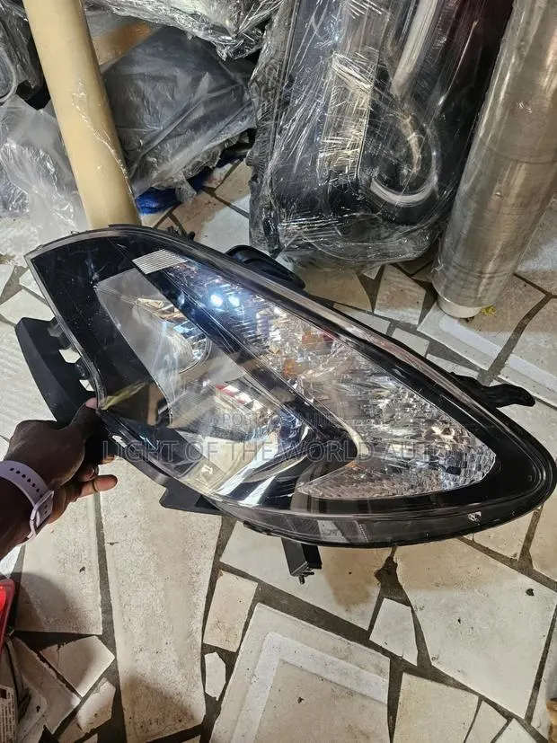 Opel Mokka Headlight Driver Side · Photo 1