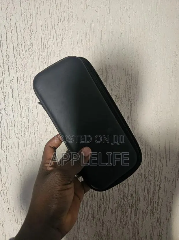 Nintendo Switch Bag · Photo 1