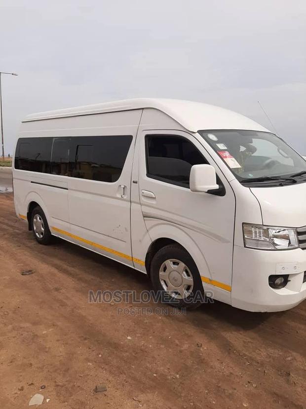 Toyota Hiace Buses for Rent in Ghana? Minibuses for Rent · Photo 5