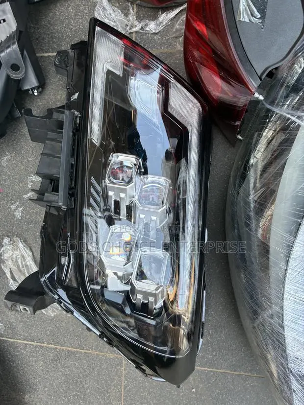 Headlight Nissan Navara 2015-2016-2017-2018-2020