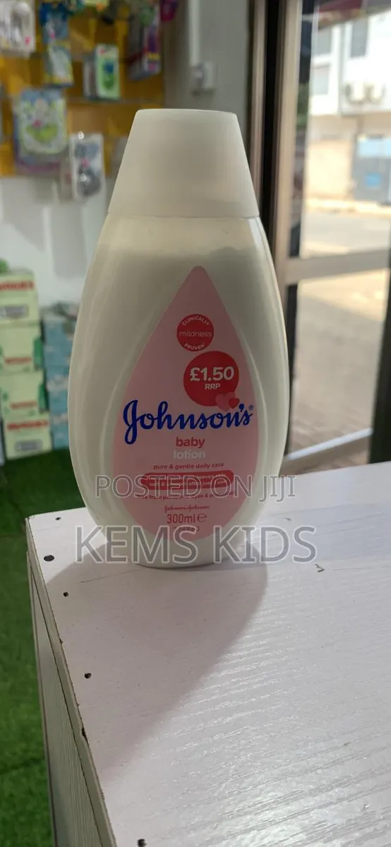 Johnsons Baby Lotion (300ml) · Photo 1
