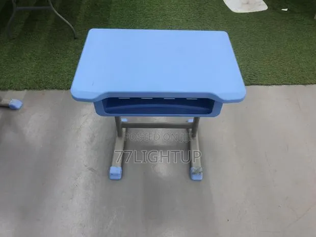 Table and Chair · Photo 4