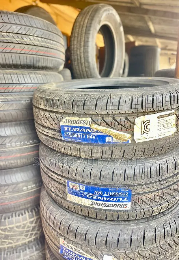 Bridgestone 215/55r17 · Photo 1