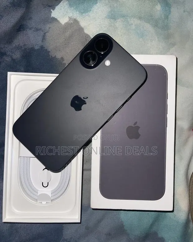 New Apple iPhone 16 256 GB Black · Photo 1