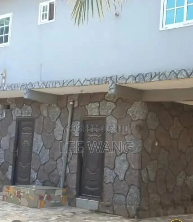 9bdrm House in Weija for sale · Photo 1