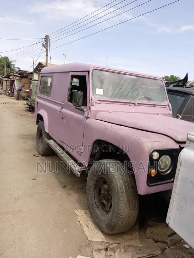 Land Rover Defender 1992 Pink · Photo 1