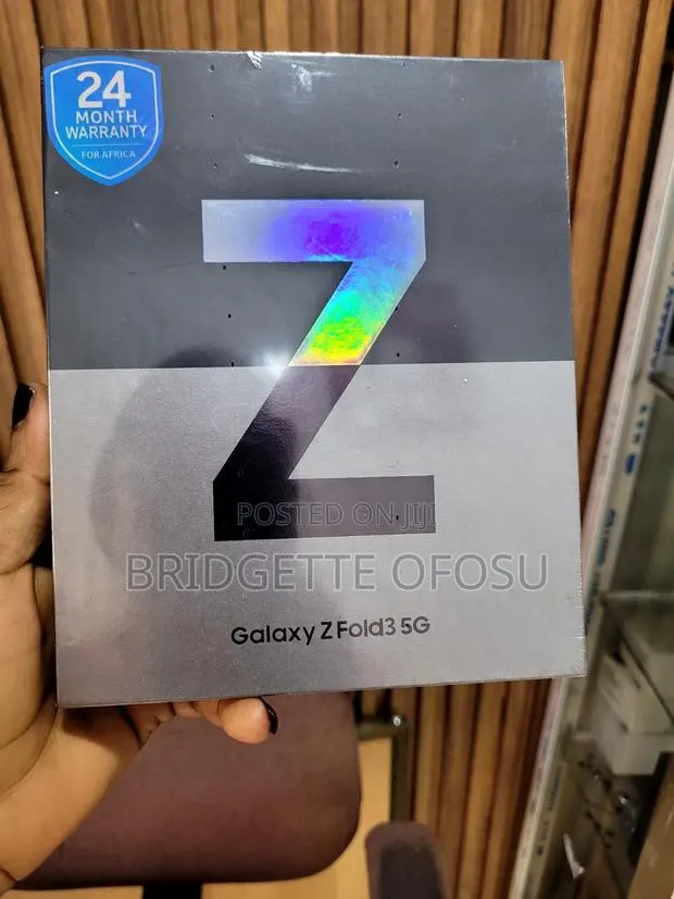 New Samsung Galaxy Z Fold3 5G 256 GB Black · Photo 1