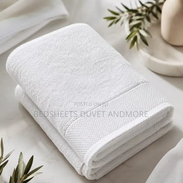 Hotel White Bath Towels · Photo 1