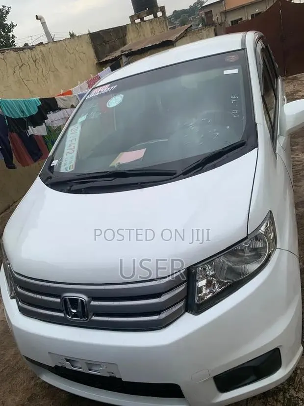 Honda Freed 2013 Pearl · Photo 1