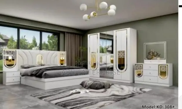 Luxurious Room Set Queen Size Bed Wardrobe Drawers, Etc · Photo 1