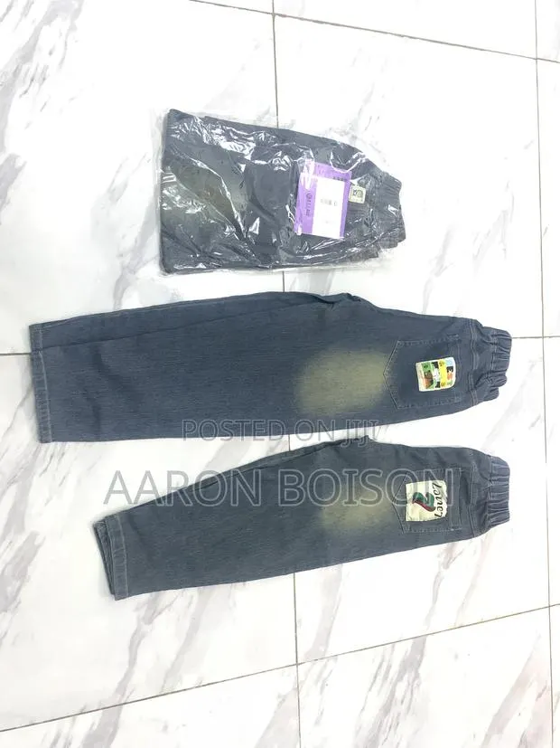 Children Jeans · Photo 1