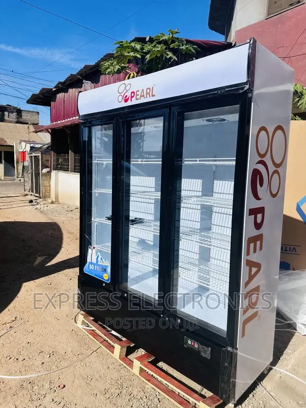 Neatly Sealed Display Pearl Fridge PVC-150 · Photo 1