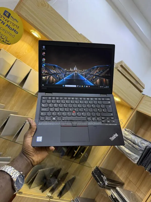 New Laptop Lenovo ThinkPad L380 8GB Intel Core i5 SSD 256GB · Photo 1