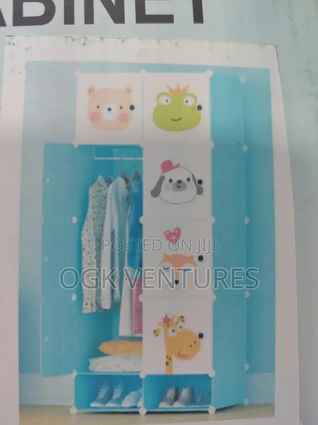 8 Cubes Plastic Wardrobe · Photo 1