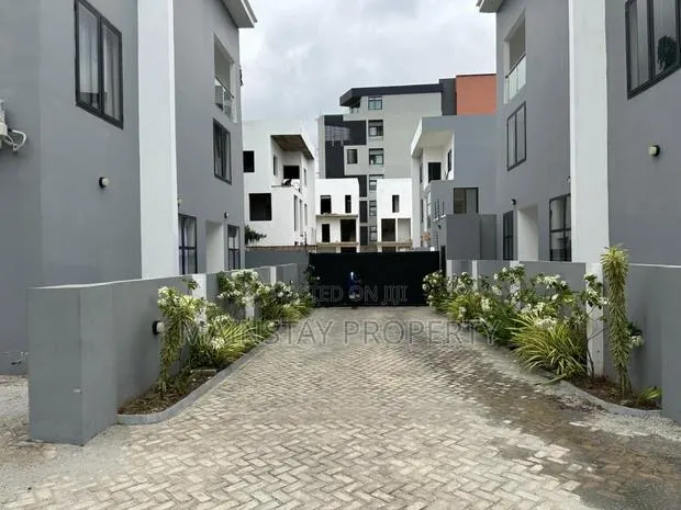 4bdrm Townhouse / Terrace in Mainstay Estates, Labone for rent · Photo 1