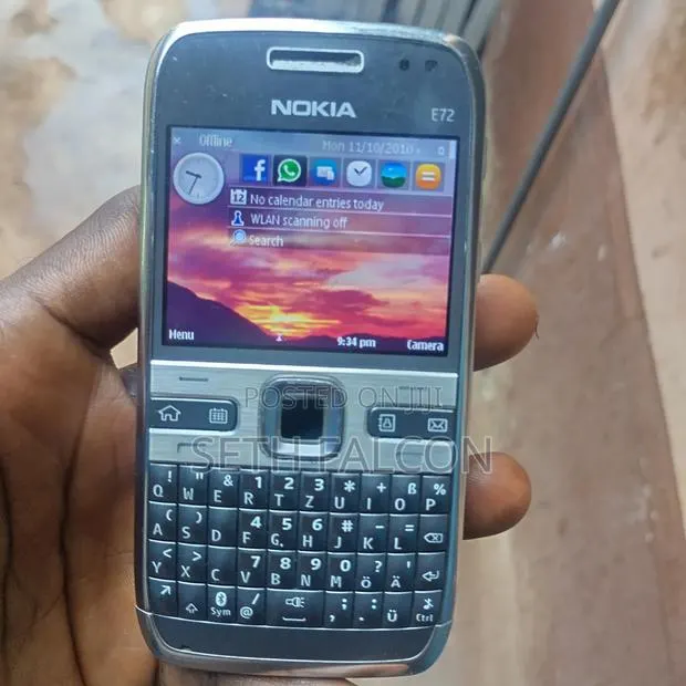 Nokia E72 Gray · Photo 1
