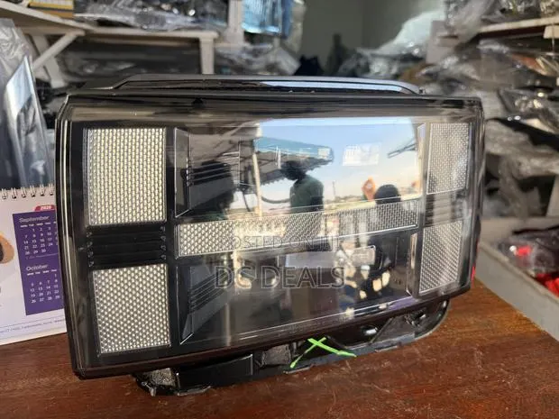 Hyundai Santafe 2025 Headlight · Photo 1