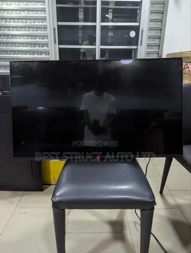 Slightly Used Lg 43 Inches Smart Webos Tv · Photo 1