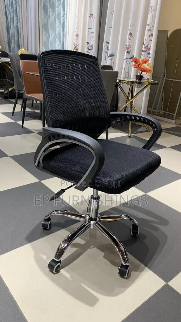 Meshed Office Chair · Photo 1