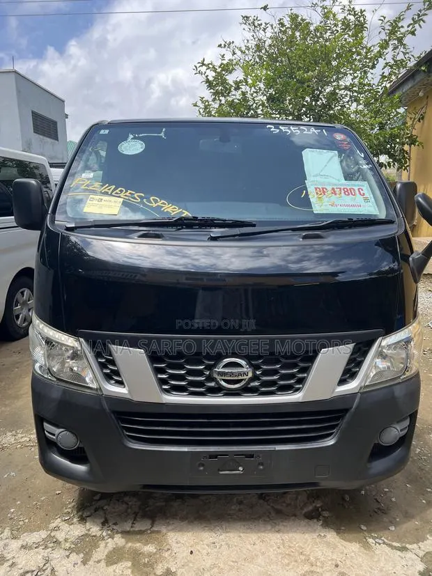 Nissan Caravan (Urvan) 2015 Black · Photo 1
