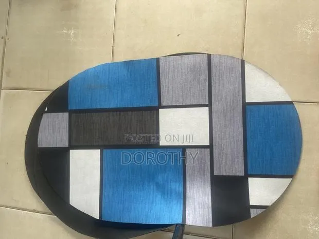 Bathroom Mat · Photo 1