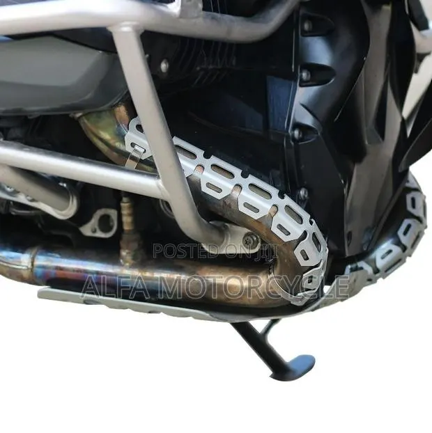 BMW R1200GS / R1250GS Adventure Aluminum Exhaust Guard – Gray · Photo 1