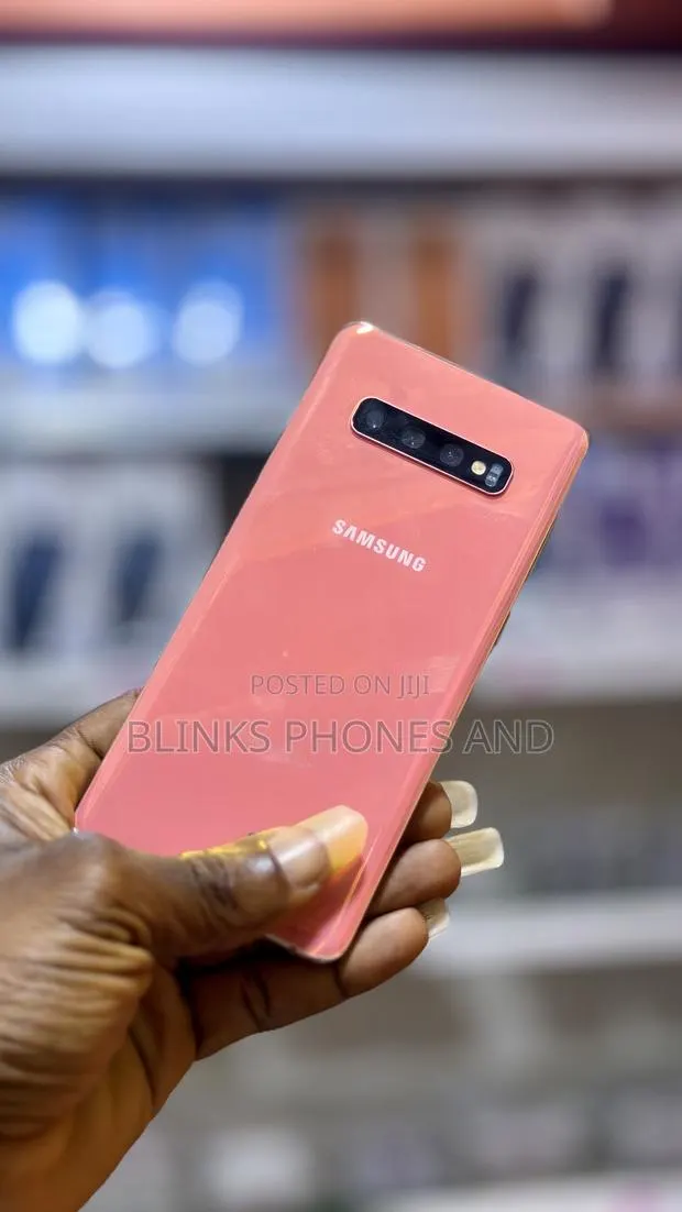 Samsung Galaxy S10 Plus 128 GB · Photo 1