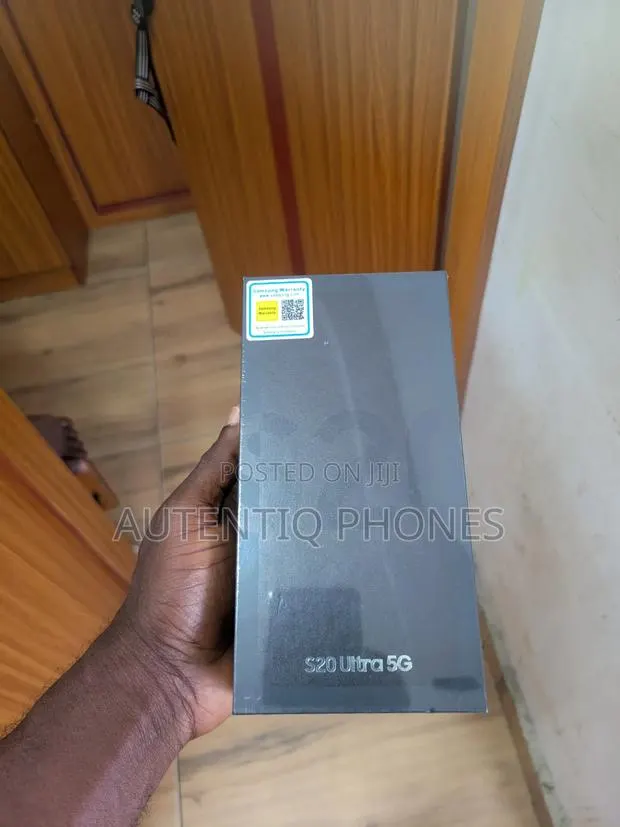 New Samsung Galaxy S20 Ultra 5G 128 GB Black · Photo 1