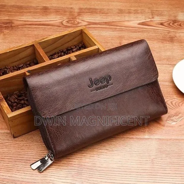 Jeep Leather Purse · Photo 1