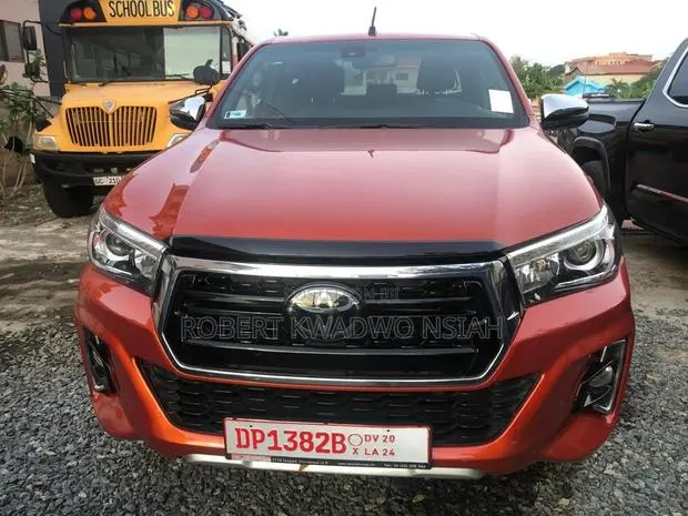 Toyota Hilux Revo Double Cab Deisel 2.4 AWD 2018 Red · Photo 1