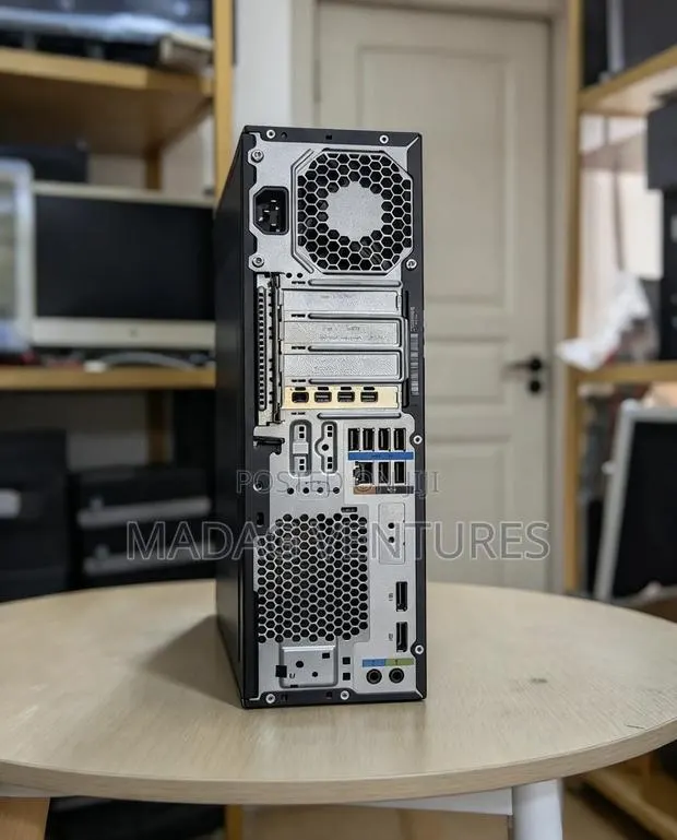Desktop Computer HP Z2 16GB Intel Core i7 SSD 256GB