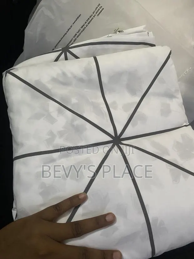 3 Pieces Duvet Cover Set · Photo 1