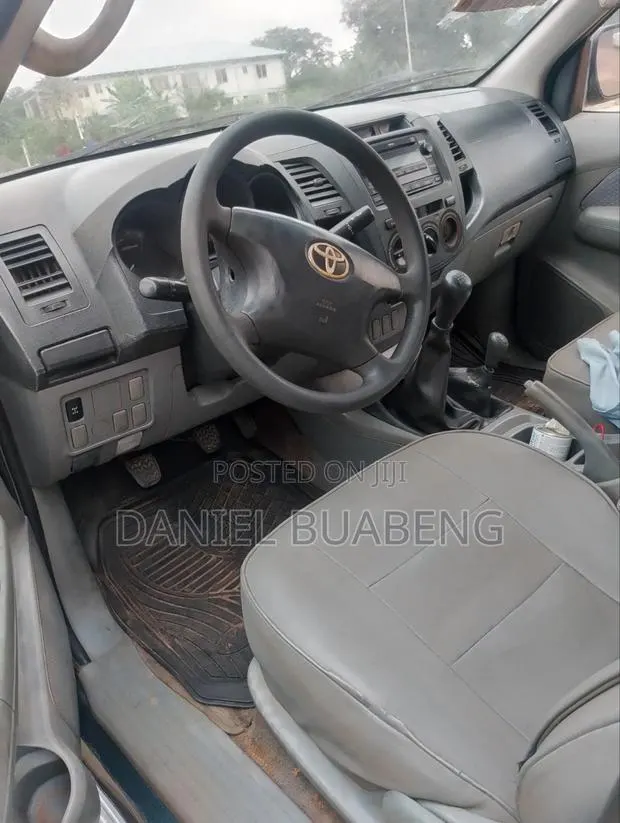 Toyota Hilux 2010 · Photo 3