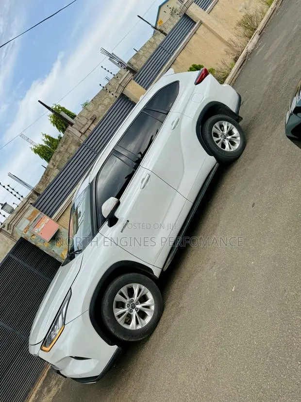Toyota Highlander XLE 2021 White · Photo 1