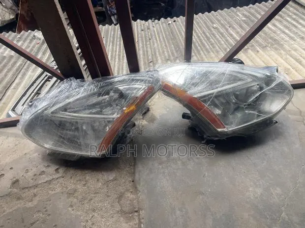 Nissan Rogue 2008-2012 Headlight · Photo 1