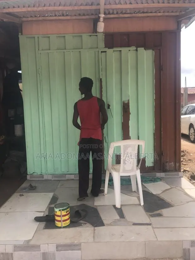 Container Shop · Photo 1