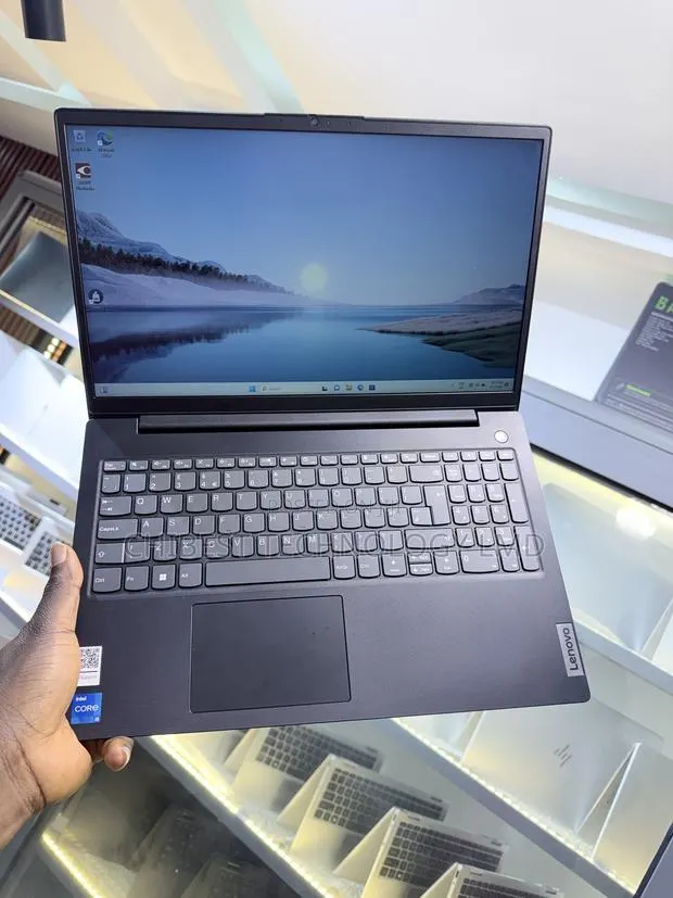 Laptop Lenovo Ideapad 3 8GB Intel Core i5 SSD 256GB · Photo 1