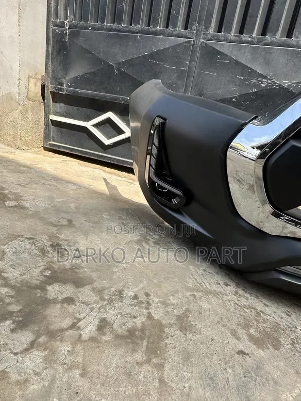 Toyota Hilux 2020-2024 Front Bumper Complete Available · Photo 1