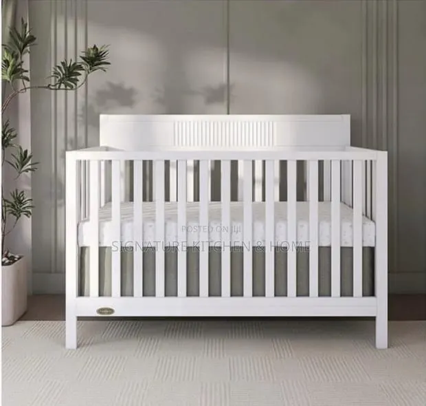 Baby Crib 0-10 Years · Photo 1