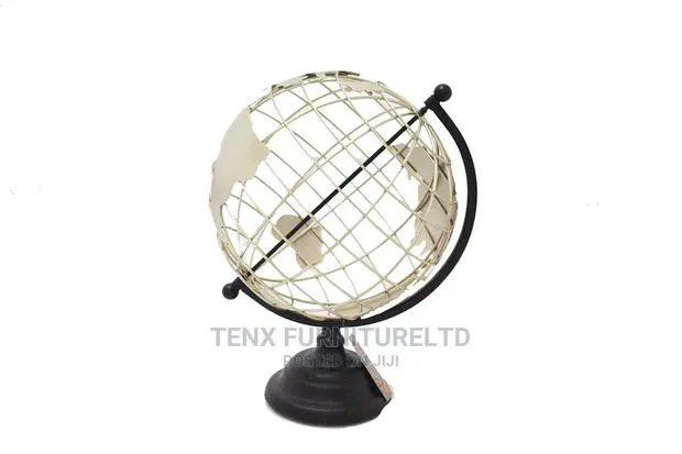Globe Metal Wire Gold · Photo 1