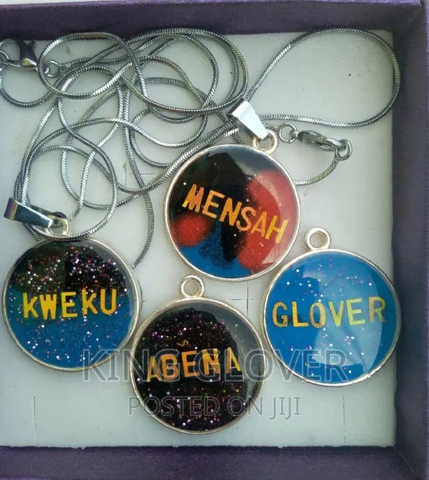 Customized Glow in the Dark Necklace · Photo 1