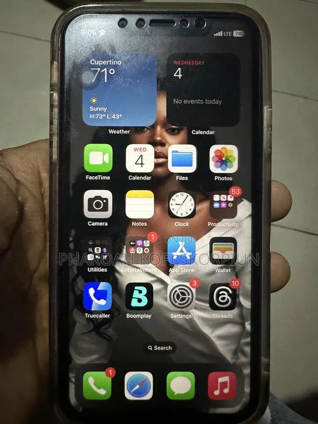 Apple iPhone XR 64 GB Red · Photo 1
