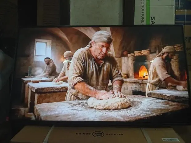 Samsung 43-Inch Smart Tv With Enhanced Sound Quality · Photo 1