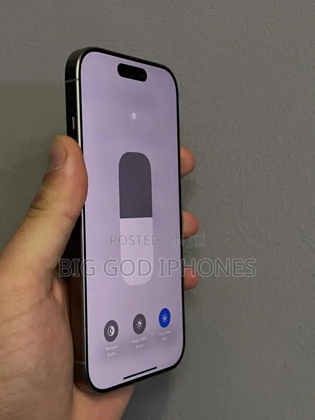 Apple iPhone 16 Pro 256 GB Silver · Photo 1