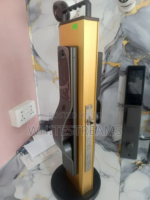 Smart Lock · Photo 1