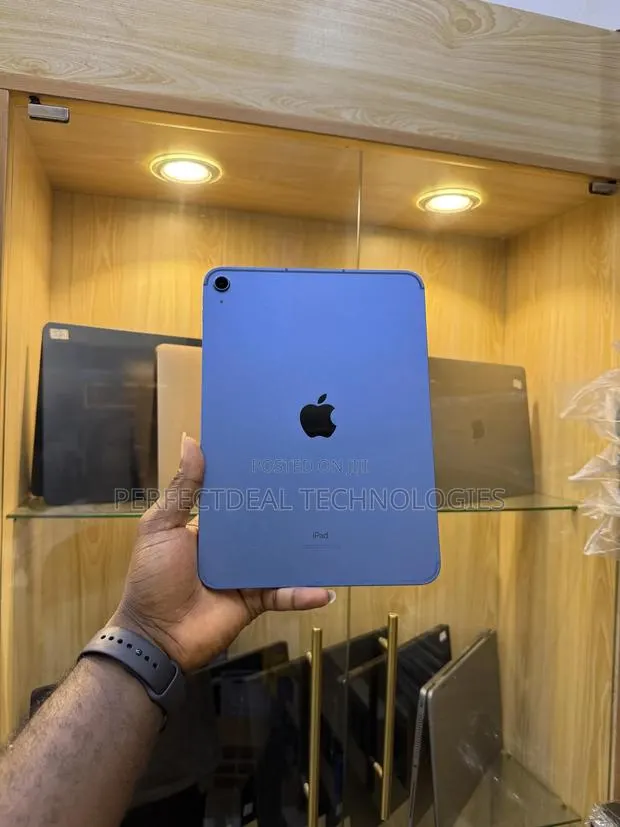 New Apple iPad (2025) 128 GB Blue · Photo 1