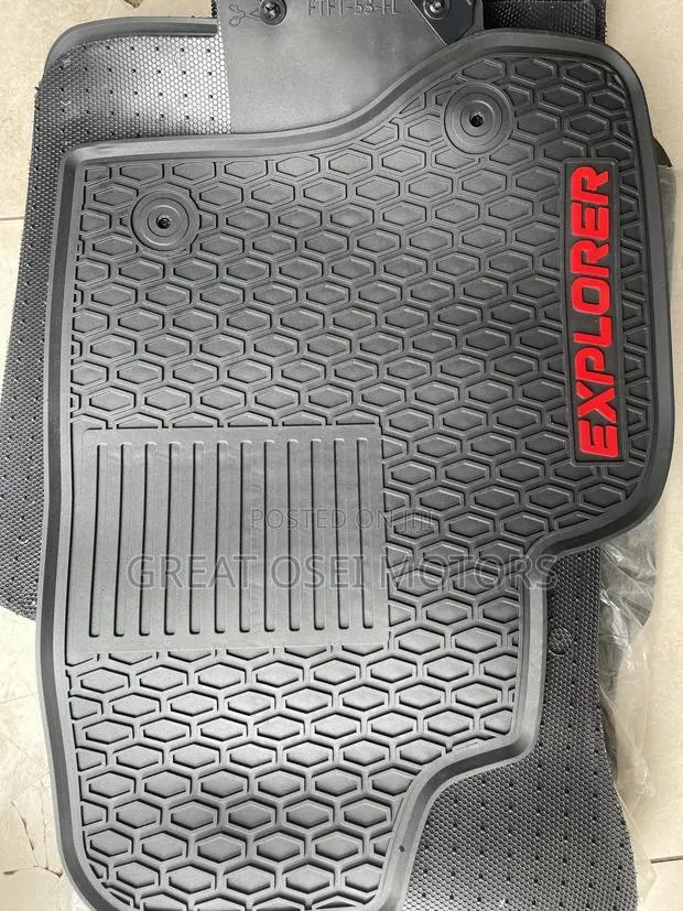 Ford Explorer Floor /Carpet · Photo 1