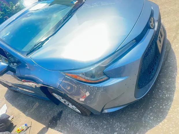 Toyota Corolla LE 2020 Blue · Photo 1
