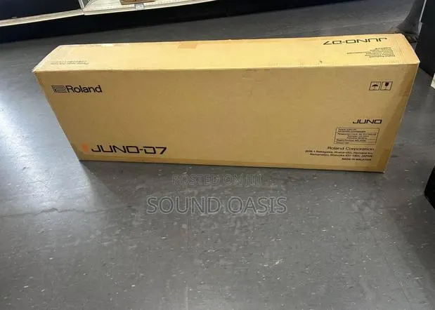 Roland JUNO-D7 76-Key Synthesizer(KEYBOARD) · Photo 1